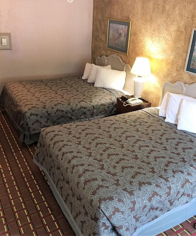 The Biltmore Hotel Oklahoma Room photo